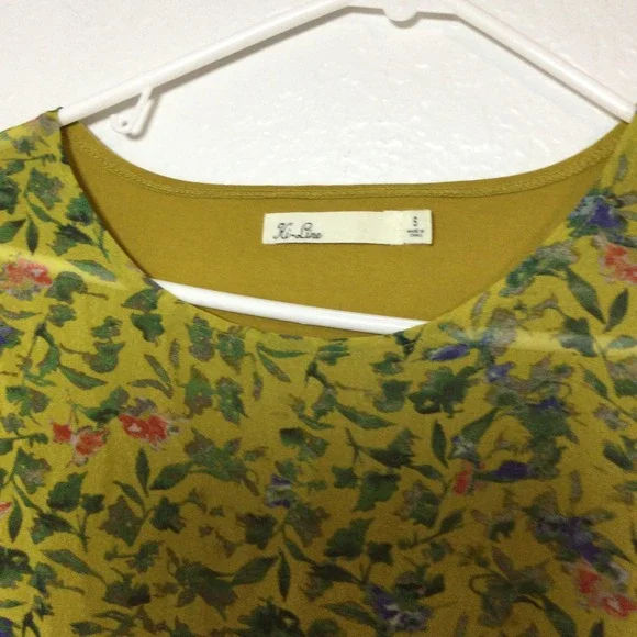 Hi-Line Floral Print Top Olive Green Short Sleeve Casual Top Size S (299) - Picture 3 of 10